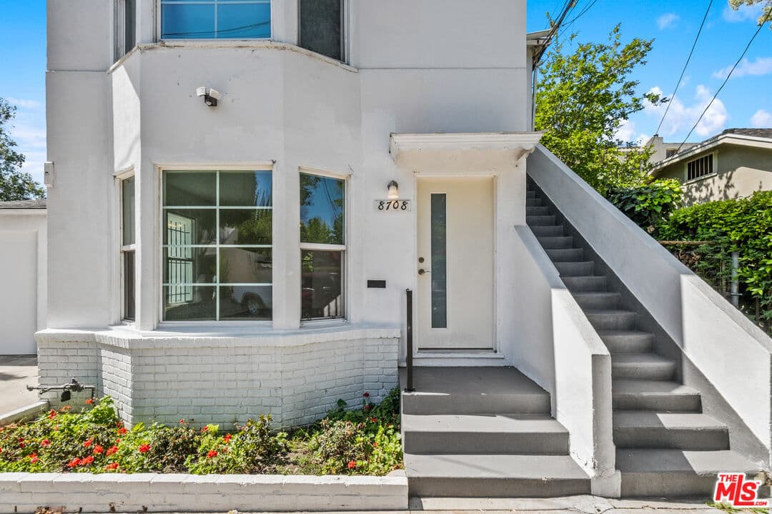 1 bd, 1 ba House in West Hollywood, CA — $3,100/mo — photo 1
