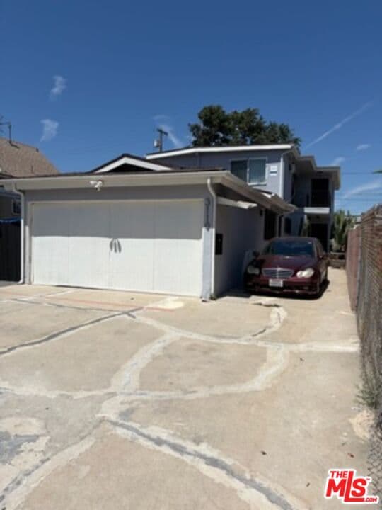 2 bd, 1 ba Apartment in Los Angeles, CA — $2,475/mo — photo 1