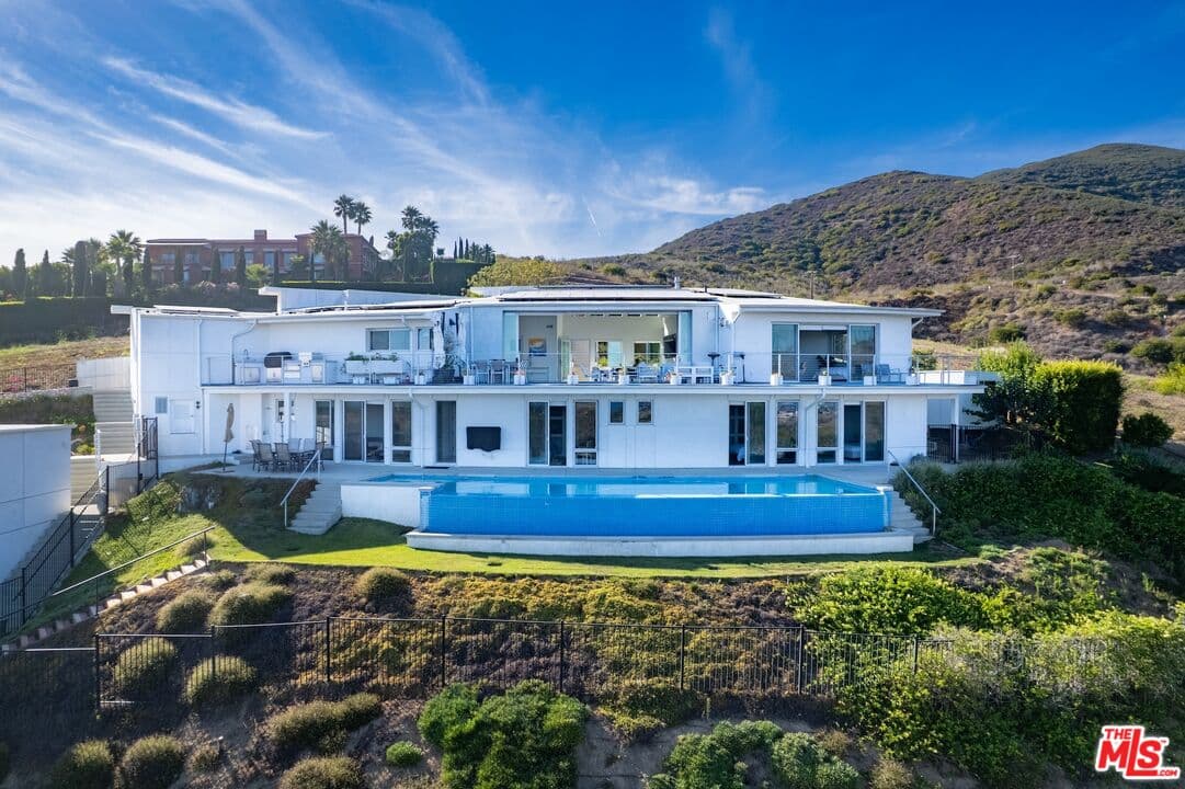 5 bd, 5 ba House in Malibu, CA — $22,000/mo — photo 1