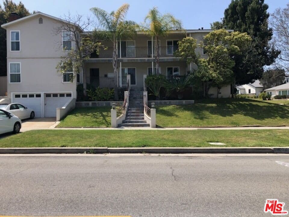 2 bd, 1 ba Apartment in Los Angeles, CA — $3,500/mo — photo 1