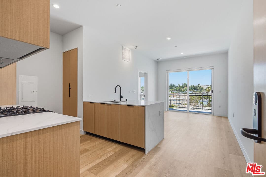1 bd, 1 ba Apartment in Los Angeles, CA — $4,050/mo — photo 1