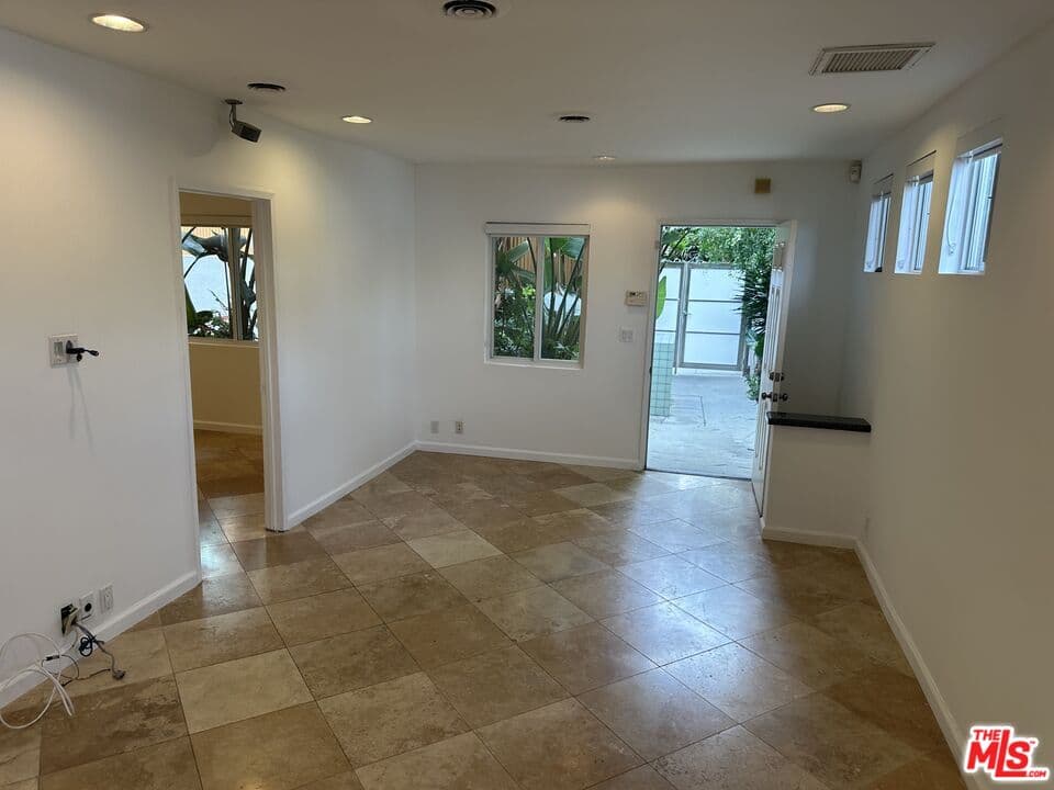 2 bd, 2 ba Apartment in Venice, CA — $4,350/mo — photo 1