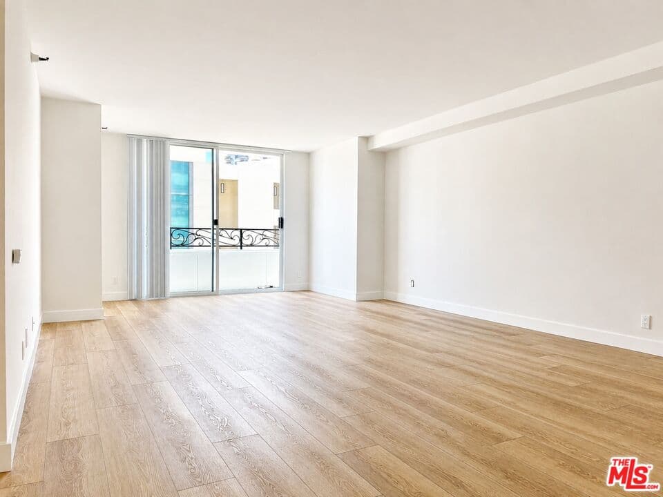 1 bd, 2 ba Apartment in Los Angeles, CA — $4,195/mo — photo 2