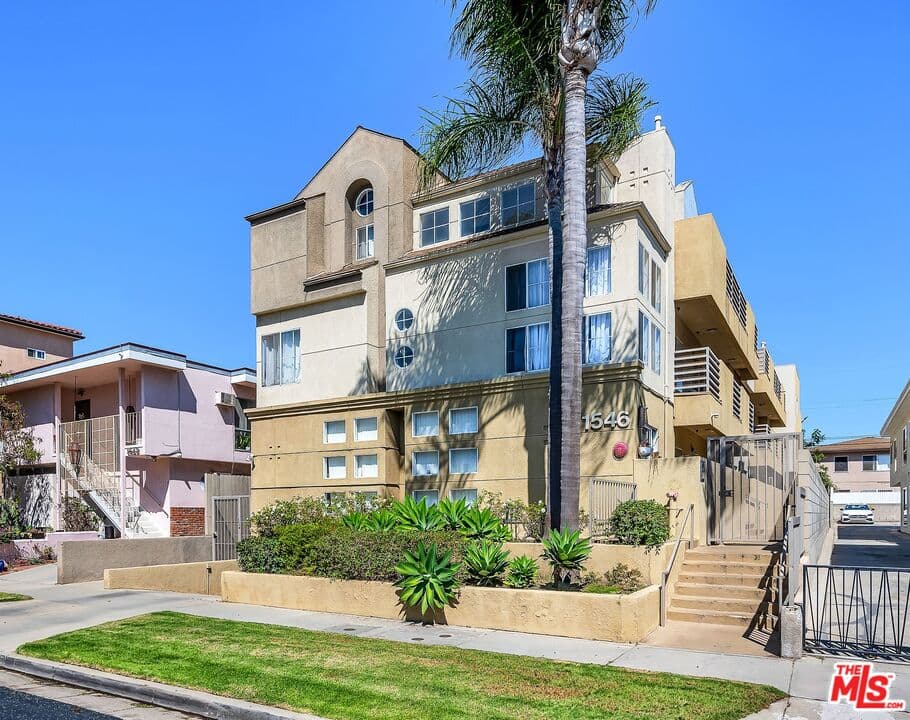 2 bd, 2 ba Apartment in Los Angeles, CA — $3,395/mo — photo 1