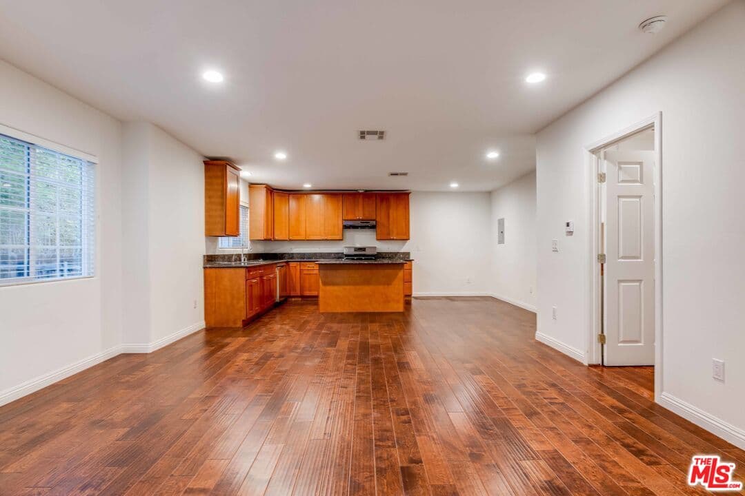 2 bd, 2 ba Townhouse in Los Angeles, CA — $3,350/mo — photo 1