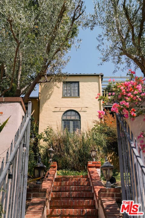 3 bd, 4 ba House in Los Angeles, CA — $10,000/mo — photo 2