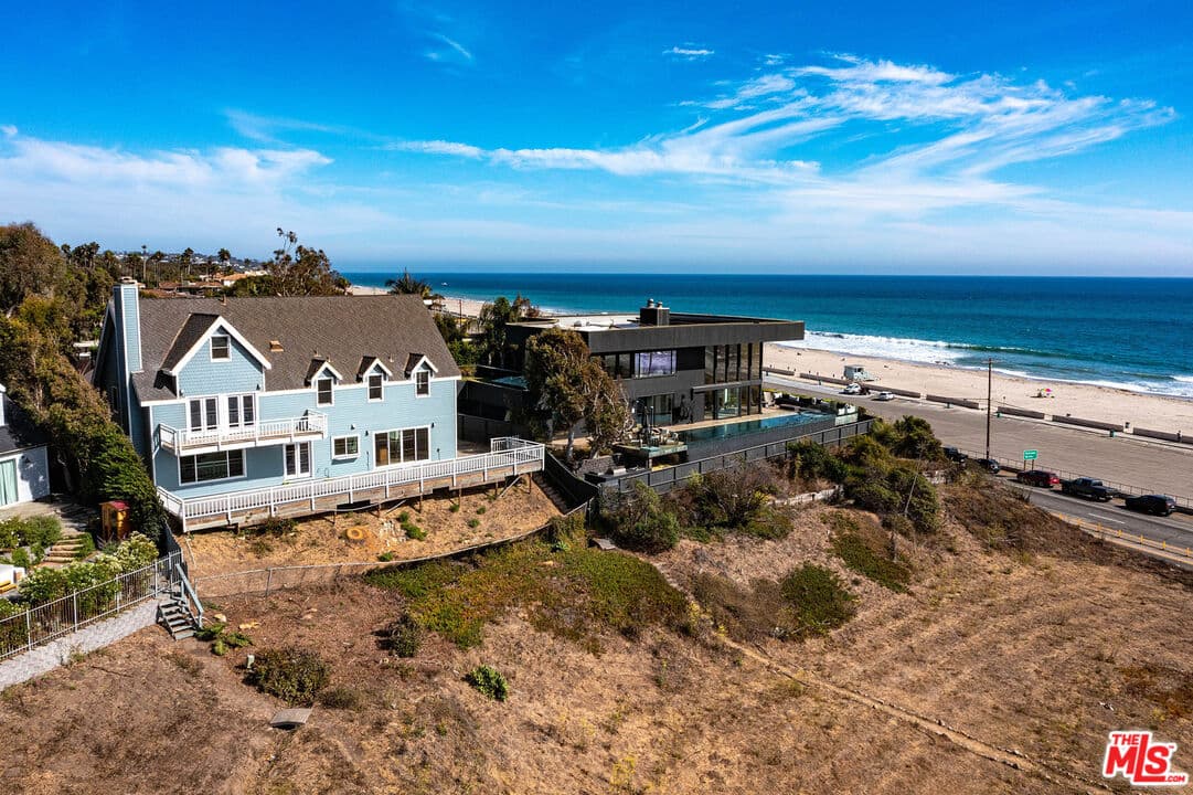 4 bd, 3 ba House in Malibu, CA — $14,000/mo — photo 1