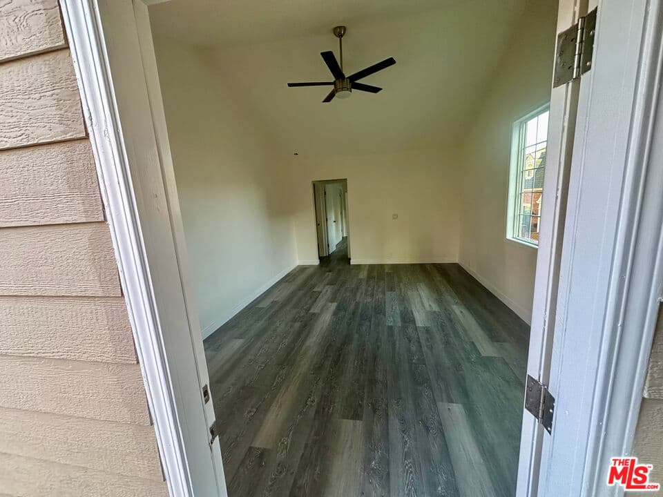 2 bd, 1 ba Apartment in Los Angeles, CA — $2,350/mo — photo 2