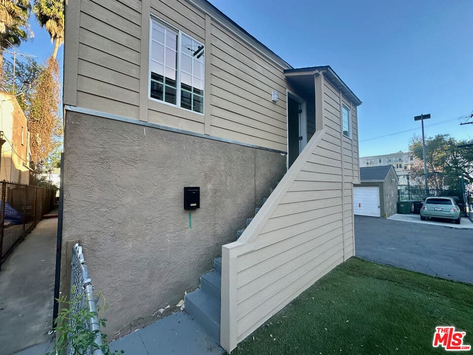 2 bd, 1 ba Apartment in Los Angeles, CA — $2,350/mo — photo 1