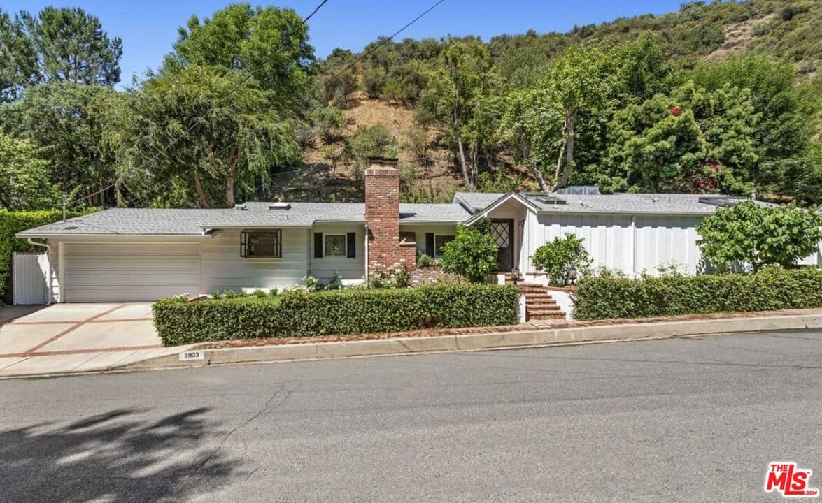 3 bd, 2 ba House in Los Angeles, CA — $8,000/mo — photo 2