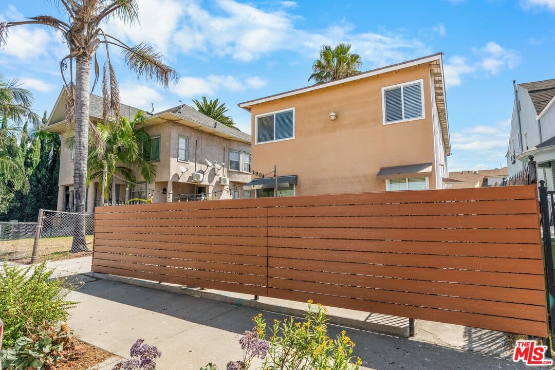 1 bd, 1 ba Apartment in Los Angeles, CA — $2,000/mo — photo 1