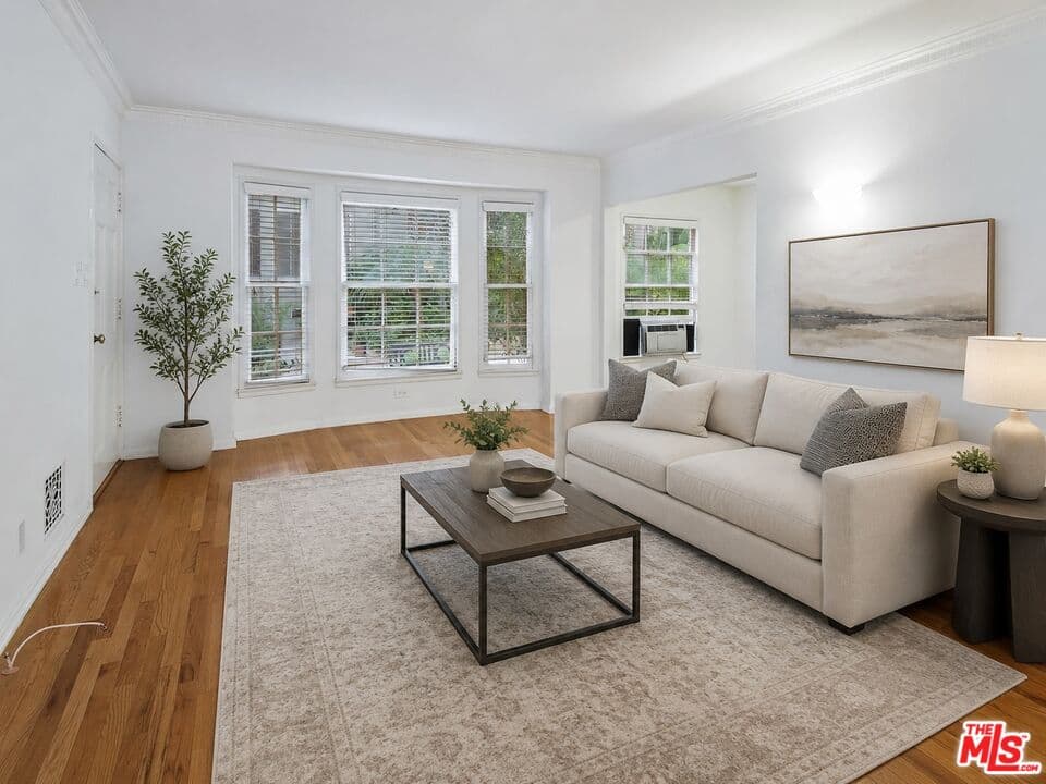 1 bd, 1 ba Townhouse in West Hollywood, CA — $2,595/mo — photo 2