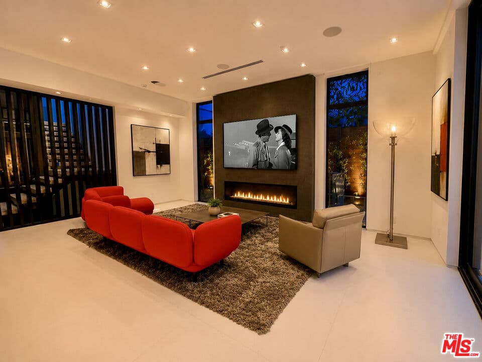 4 bd, 5 ba House in West Hollywood, CA — $32,500/mo — photo 2