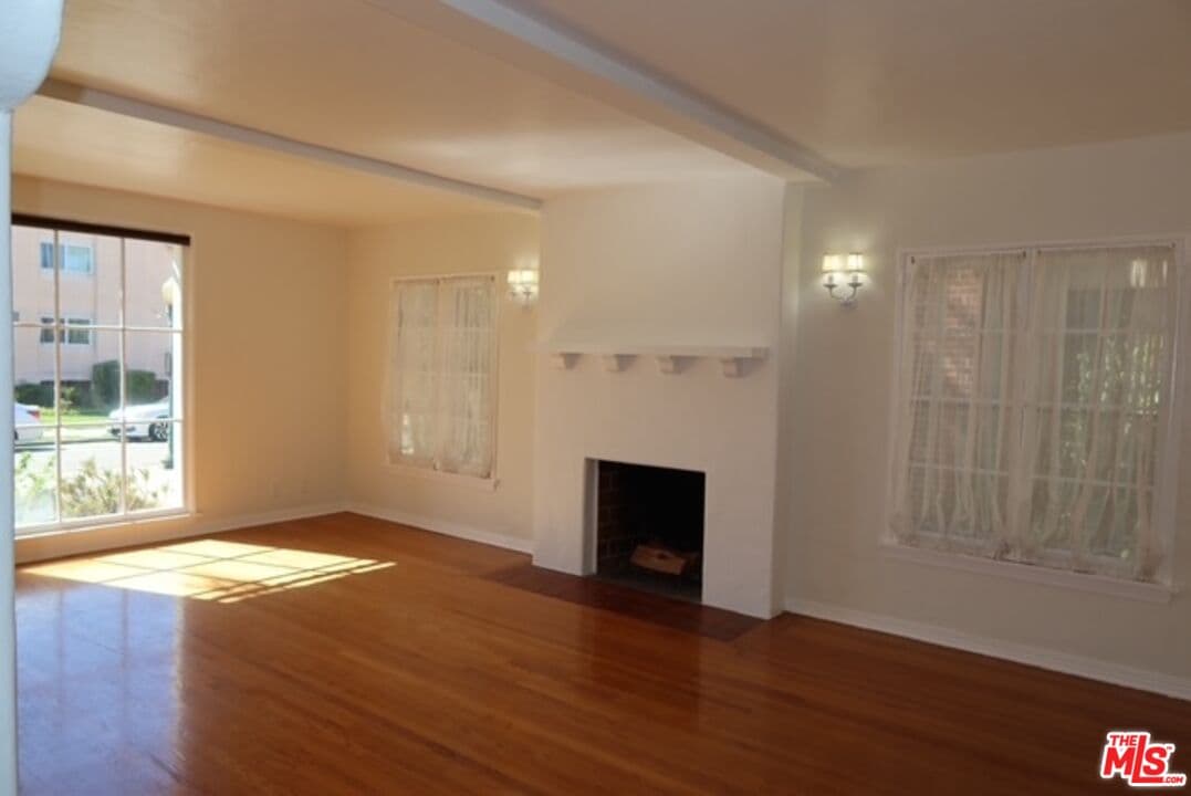2 bd, 1 ba Townhouse in Glendale, CA — $3,995/mo — photo 2