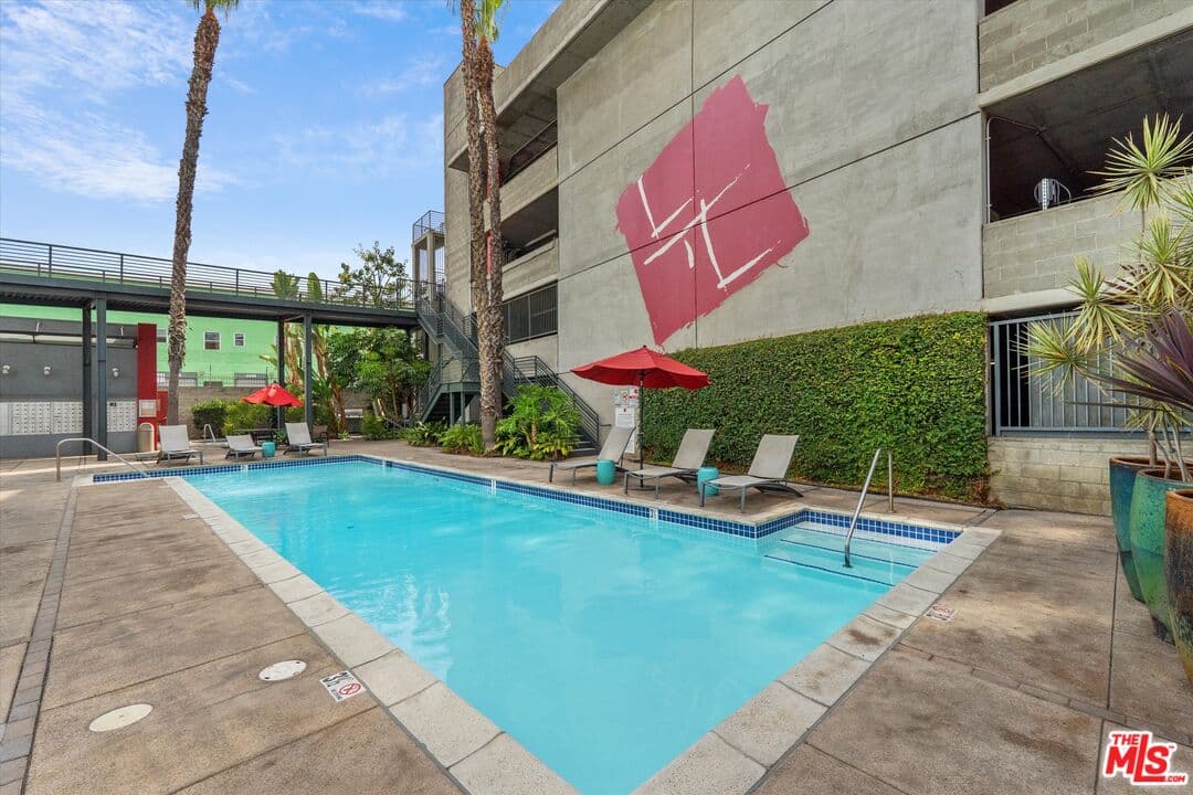 Studio, 1 ba Condo in Los Angeles, CA — $2,500/mo — photo 2