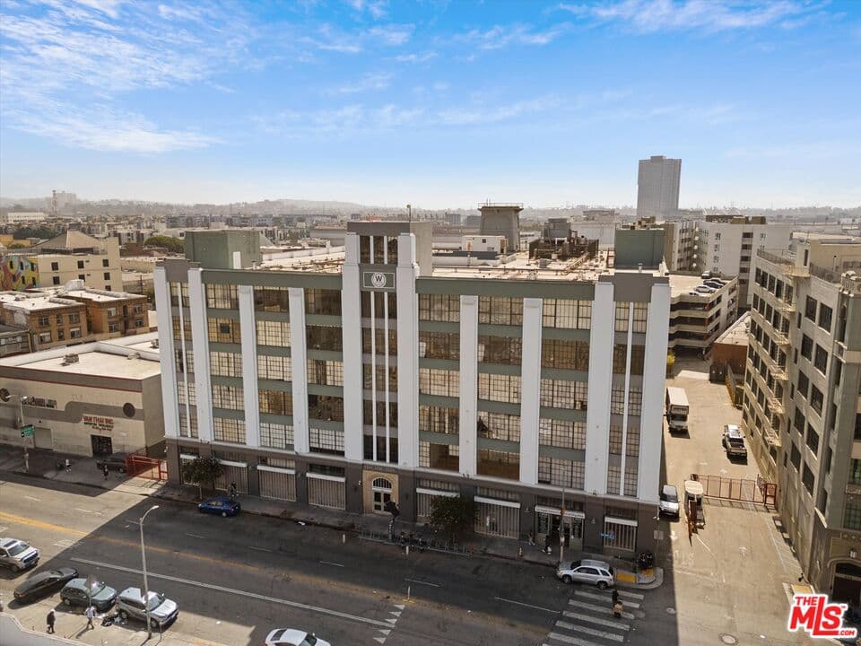 Studio, 1 ba Condo in Los Angeles, CA — $2,500/mo — photo 1