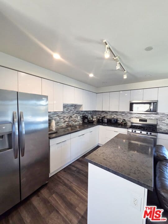 4 bd, 3 ba Apartment in Los Angeles, CA — $4,500/mo — photo 1