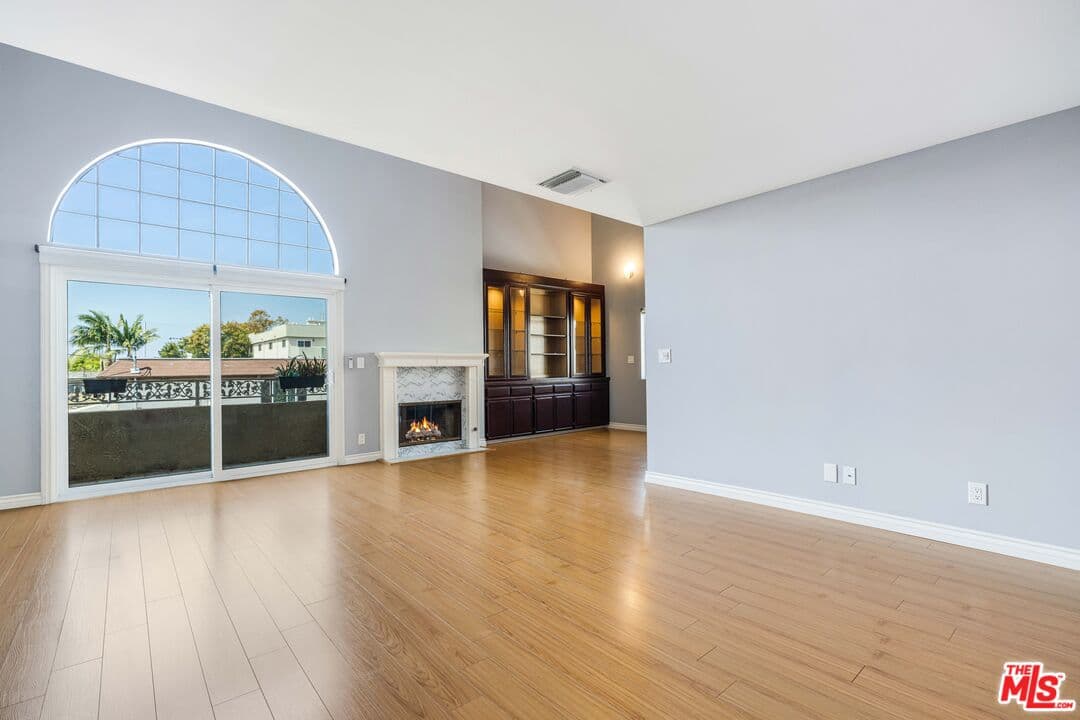 3 bd, 2 ba Condo in Los Angeles, CA — $5,000/mo — photo 1