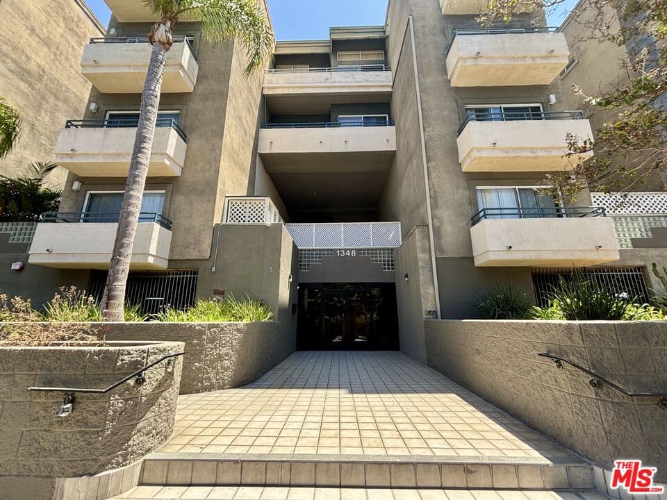 2BR Apartment in Los Angeles β $3,095/mo