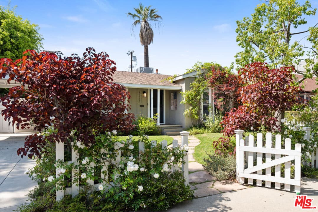2 bd, 2 ba House in Los Angeles, CA — $7,400/mo — photo 2