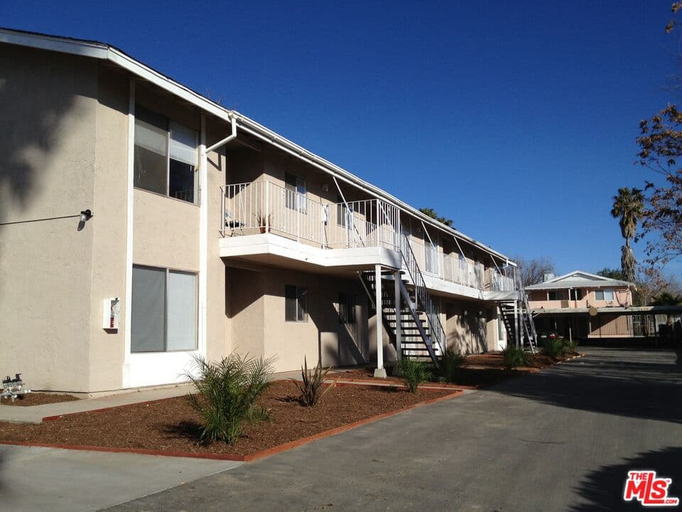 2BR Apartment in Hemet — $1,700/mo