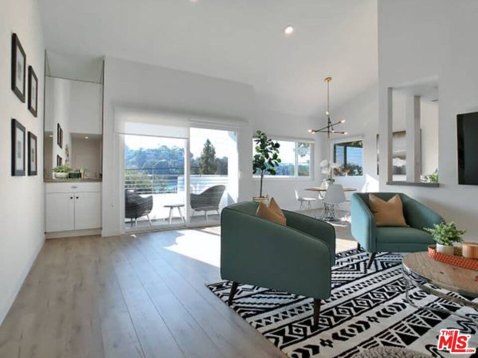1 bd, 1 ba Apartment in Los Angeles, CA — $3,495/mo — photo 2