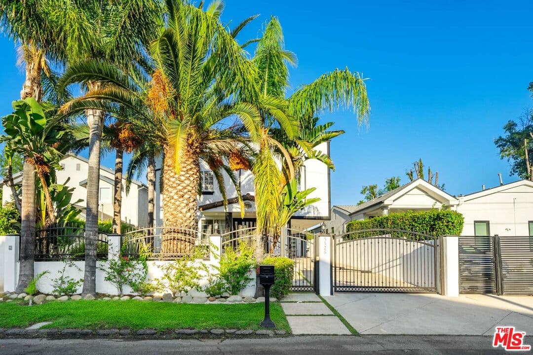 4 bd, 5 ba House in Los Angeles, CA — $18,000/mo — photo 1