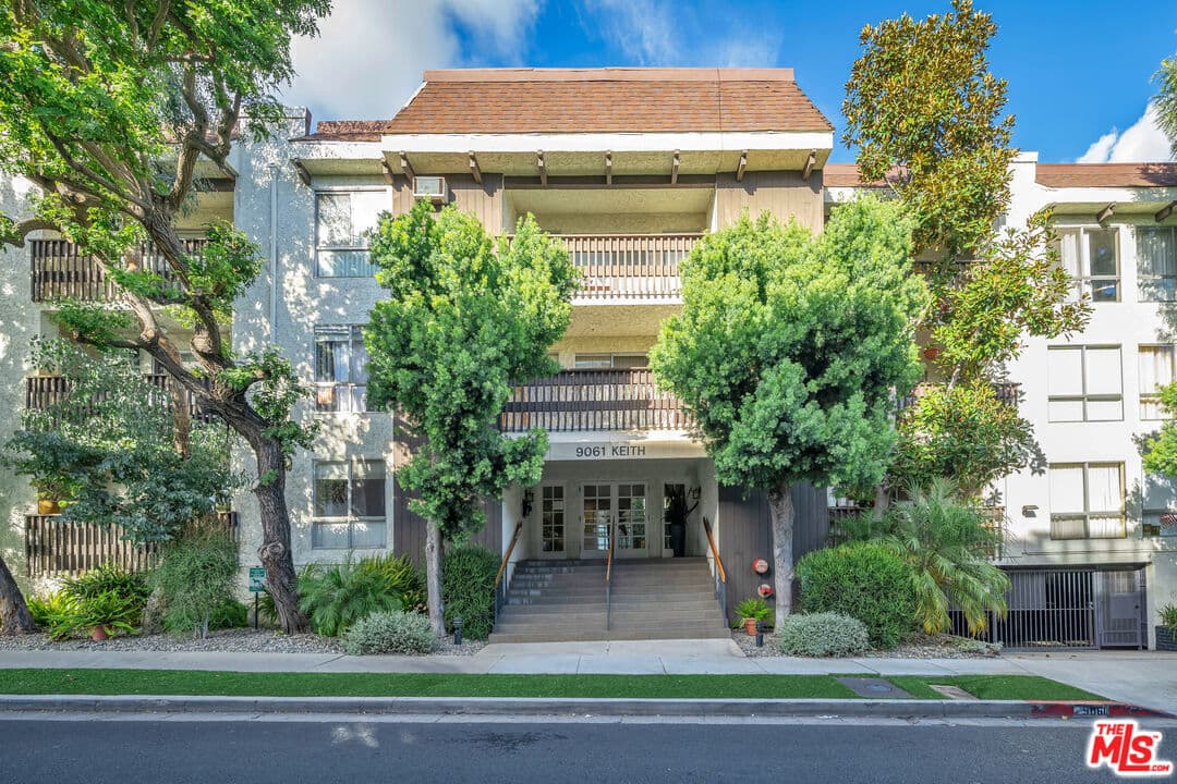 2 bd, 2 ba Condo in West Hollywood, CA — $4,200/mo — photo 1