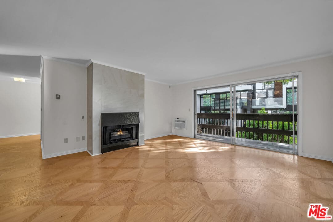 2 bd, 2 ba Condo in West Hollywood, CA — $4,200/mo — photo 2