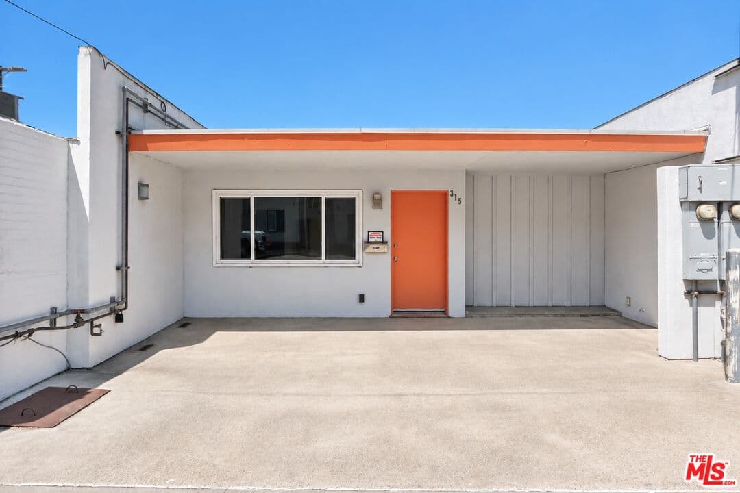 2 bd, 1 ba House in Los Angeles, CA — $3,595/mo — photo 2