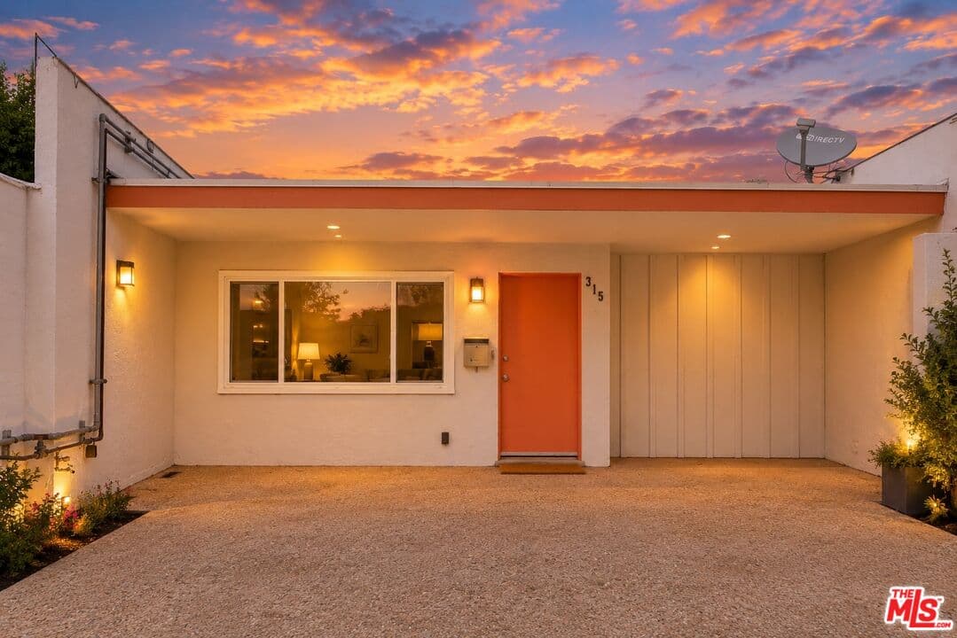 2 bd, 1 ba House in Los Angeles, CA — $3,595/mo — photo 1