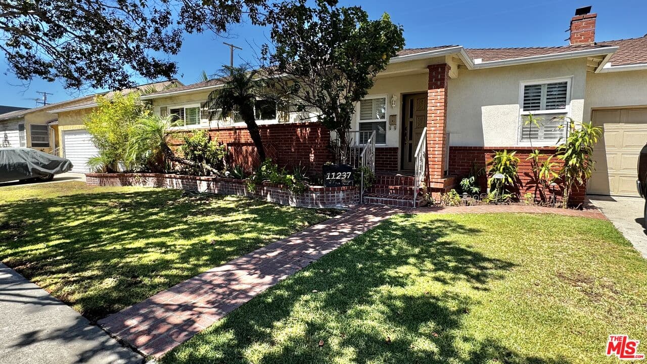3 bd, 2 ba House in Culver City, CA — $6,200/mo — photo 2