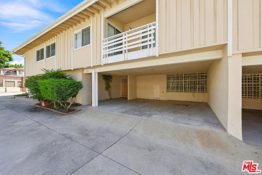 2 bd, 2 ba Condo in Inglewood, CA — $3,750/mo — photo 1