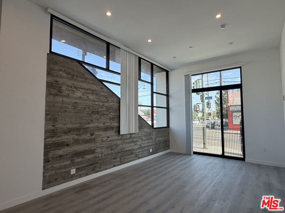 Studio, 1 ba Apartment in Los Angeles, CA — $1,850/mo — photo 2