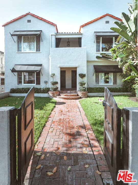 2 bd, 1 ba Townhouse in West Hollywood, CA — $3,475/mo — photo 2