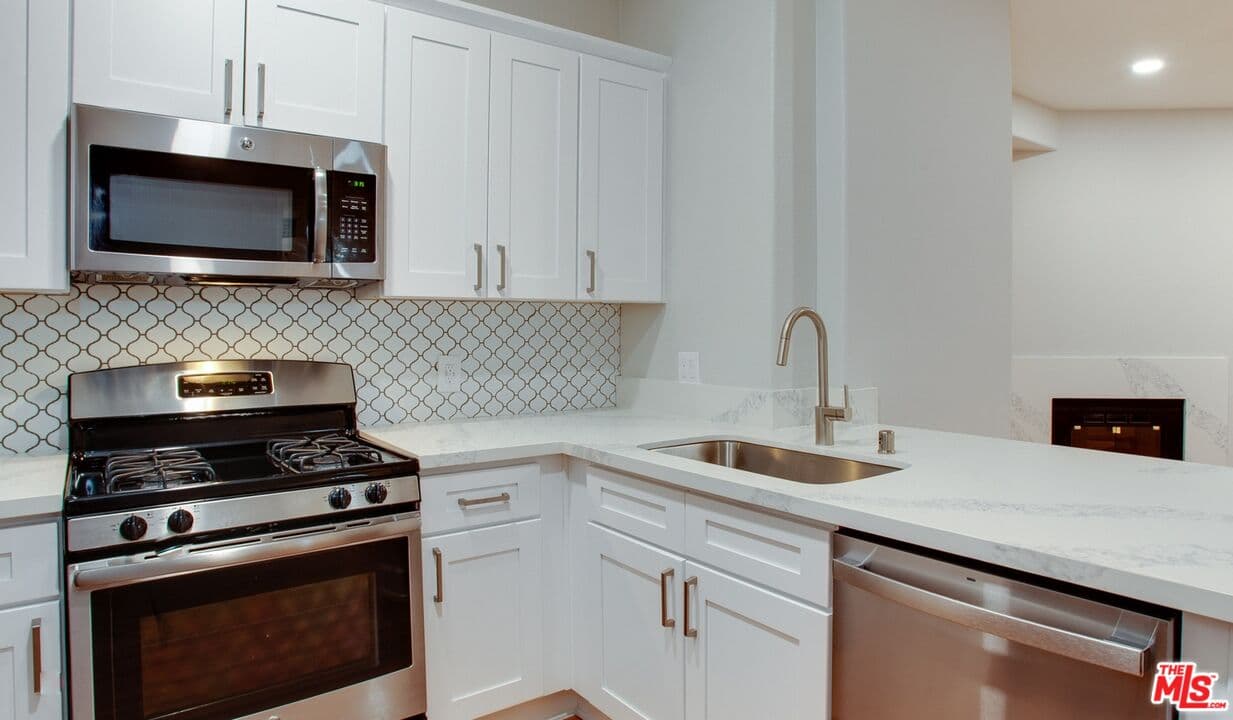 1BR House in Los Angeles β $3,048/mo