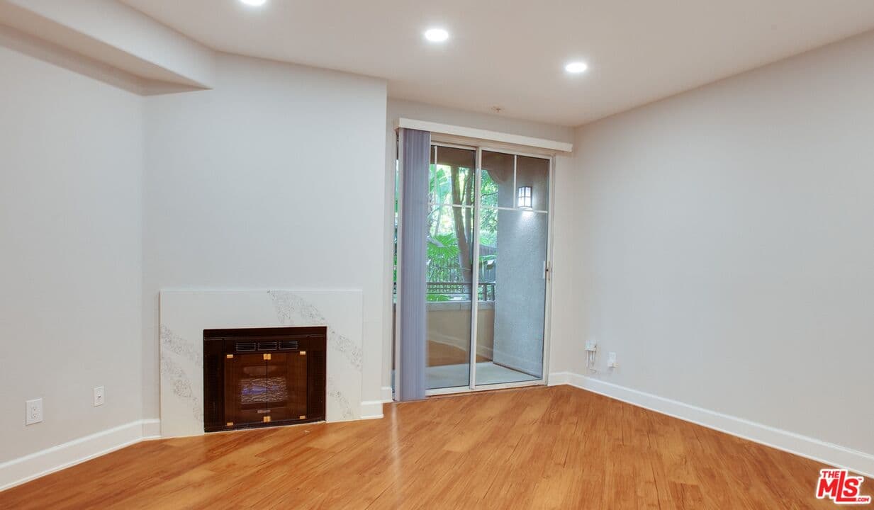 1 bd, 1 ba House in Los Angeles, CA — $3,048/mo — photo 2