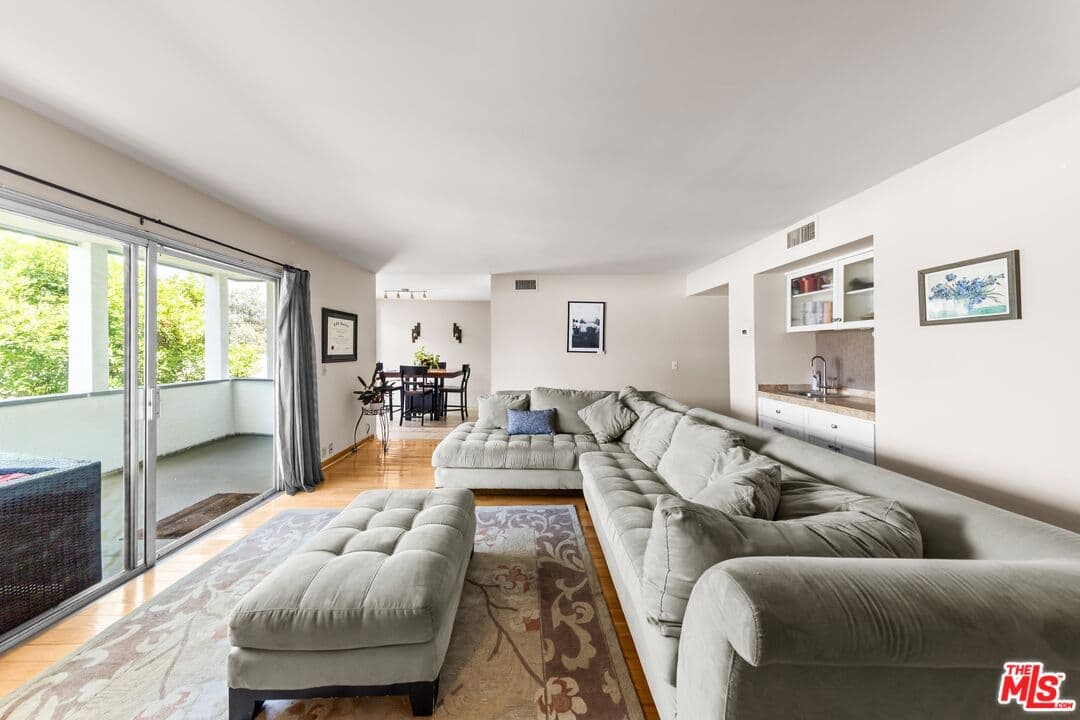 2BR Townhouse in Pasadena β $4,000/mo