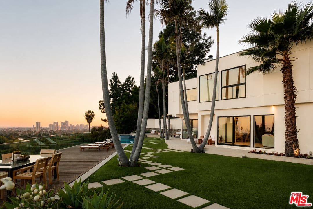 5 bd, 6 ba House in Beverly Hills, CA — $30,000/mo — photo 1