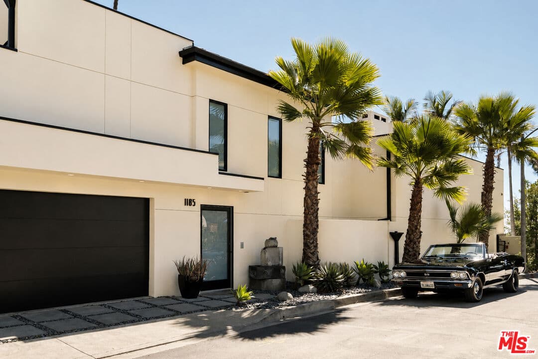 5 bd, 6 ba House in Beverly Hills, CA — $30,000/mo — photo 2