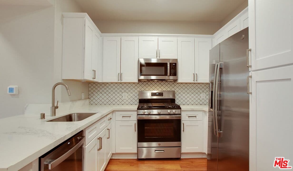 2 bd, 2 ba Townhouse in Los Angeles, CA — $3,880/mo — photo 1