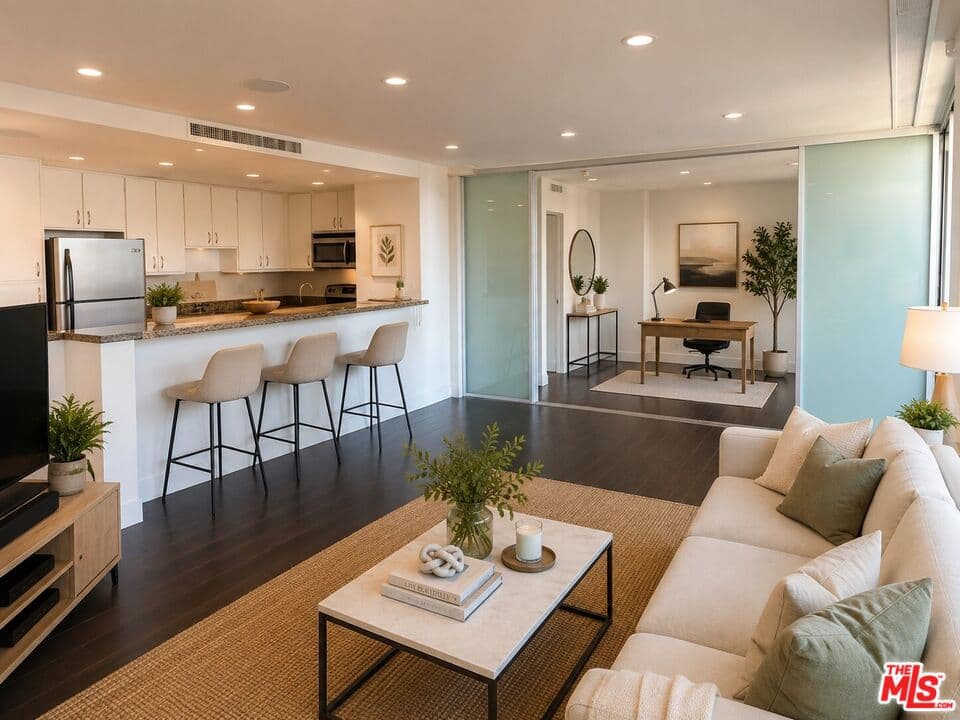 2 bd, 2 ba Condo in Los Angeles, CA — $5,800/mo — photo 2