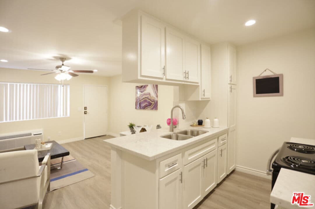 1 bd, 1 ba Townhouse in Los Angeles, CA — $1,850/mo — photo 2