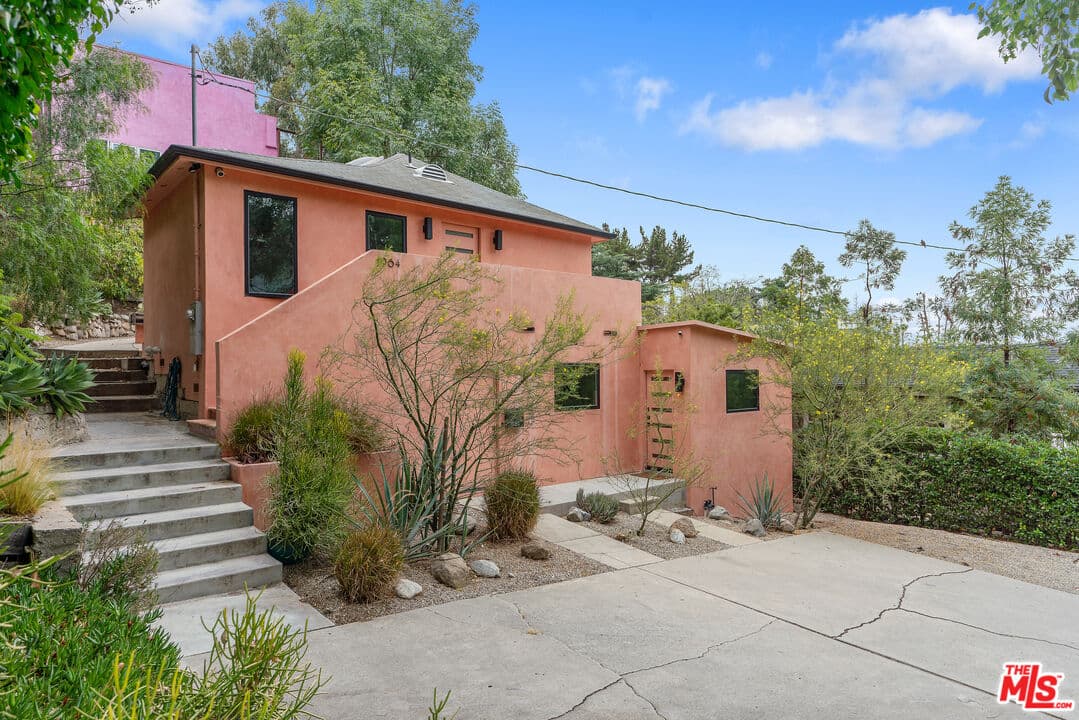 1 bd, 1 ba Townhouse in Los Angeles, CA — $3,300/mo — photo 1