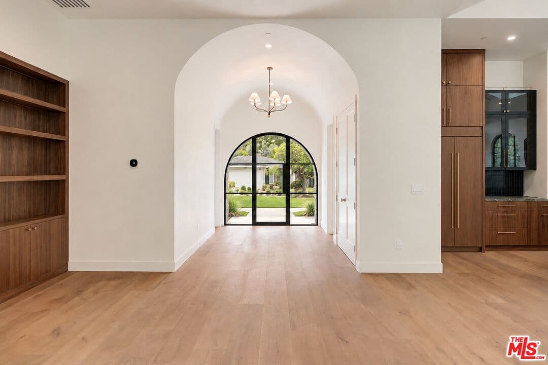 5 bd, 5 ba House in Los Angeles, CA — $40,000/mo — photo 2