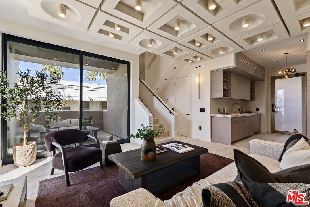 2BR Apartment in West Hollywood β $6,995/mo