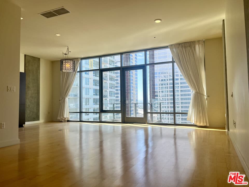 1 bd, 1 ba Condo in Los Angeles, CA — $3,400/mo — photo 1