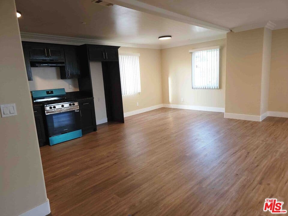 5 bd, 3 ba Townhouse in Los Angeles, CA — $4,750/mo — photo 2