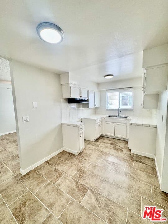 3 bd, 2 ba Apartment in Los Angeles, CA — $2,749/mo — photo 1