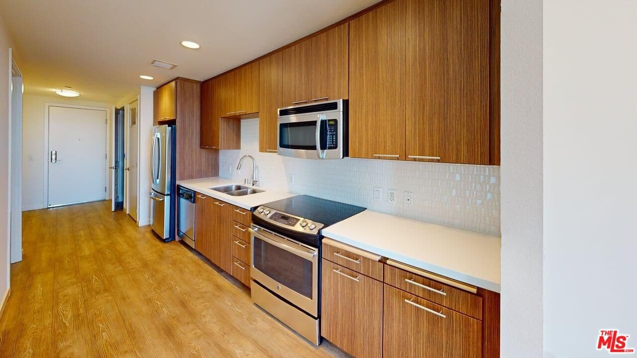 2 bd, 2 ba Apartment in Long Beach, CA — $4,472/mo — photo 2